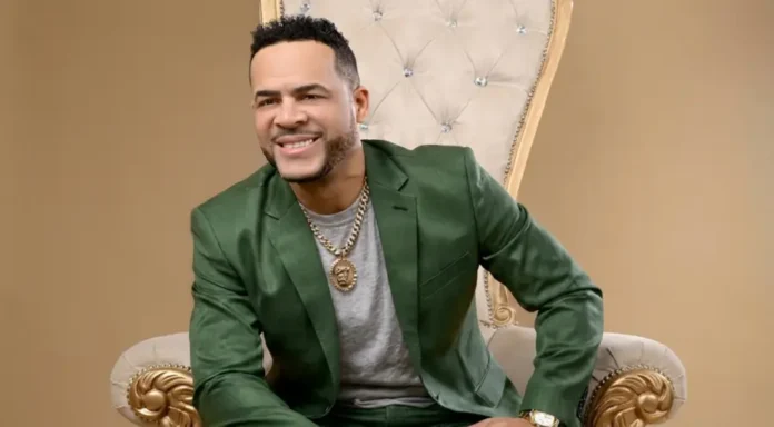 Julian-Oro-duro-Interprete-de-merengue.-Fuente-externa-900x497