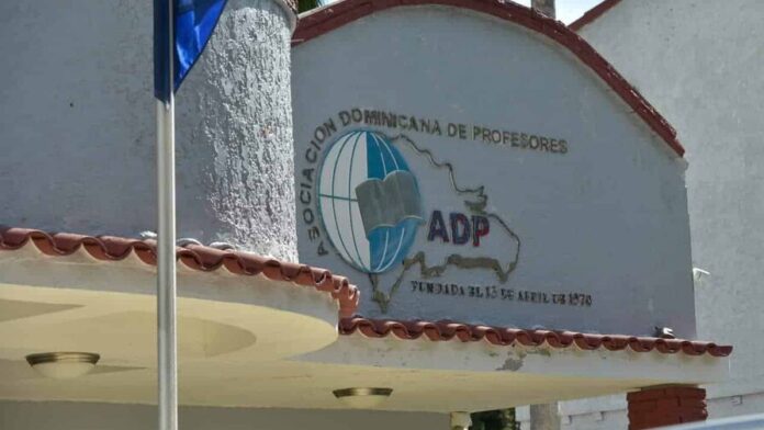 codigo-penal-educacion-y-su-impacto-en-docentes-fdc6d43e-focus-0-0-896-504