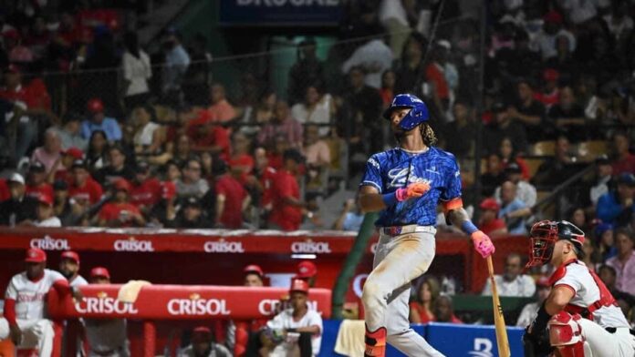 kelvin-alcantara-la-saca-dos-veces--licey-aplasta-a-los-gigantes-bd091822-focus-0.26-0.45-896-504